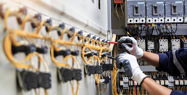 Professional Electrician technician working in Suamico, WI